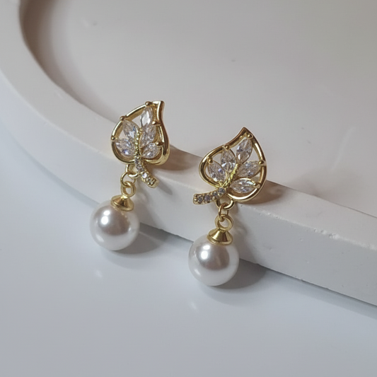 Spade Pearl Drops